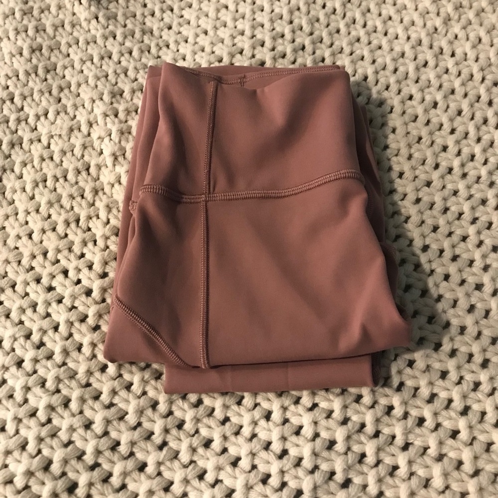 Lululemon - Picture 2 of 7